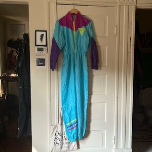 Seriously amazing vintage windbreaker suit ⚡️⚡️
